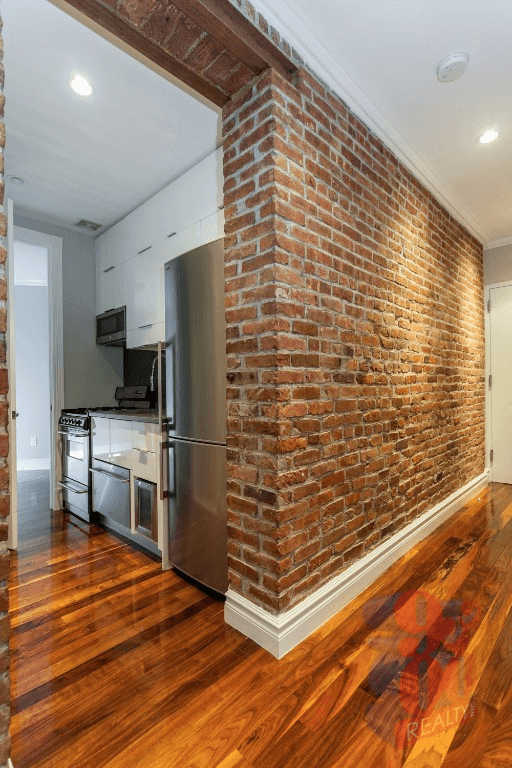 1590 LEXINGTON AVE., #4