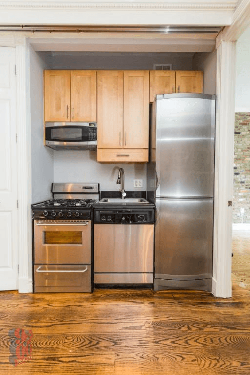 47 1/2 E 1ST ST., #1R