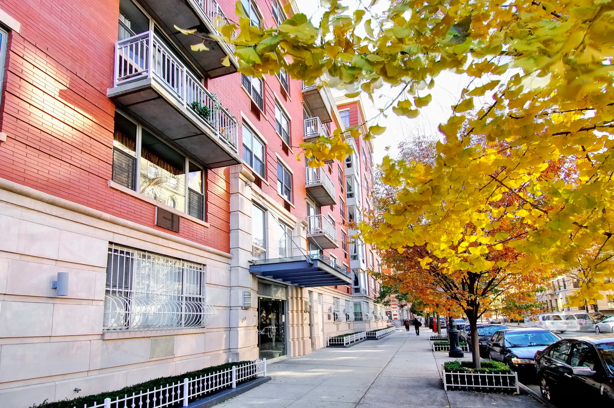 444 Manhattan Avenue, 8O