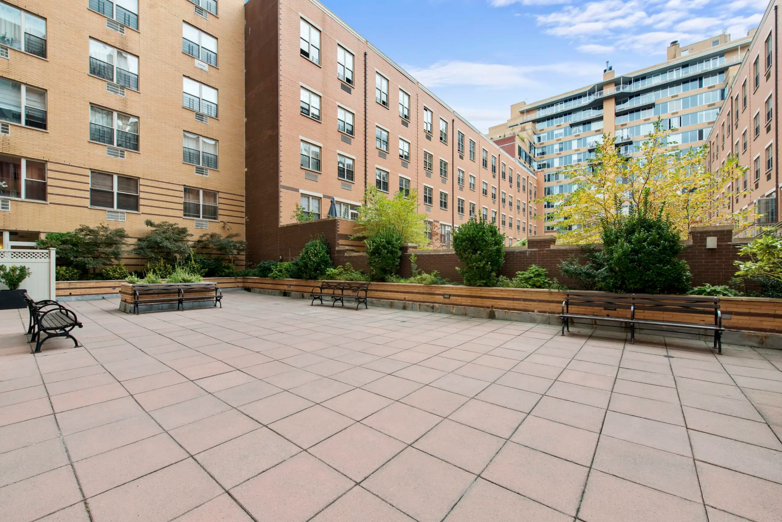 444 Manhattan Avenue, 8/N