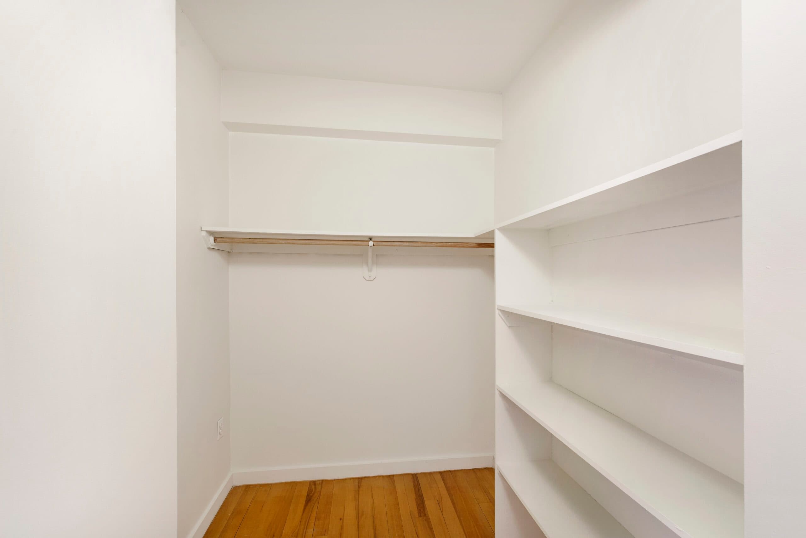 444 Manhattan Avenue, 8/N