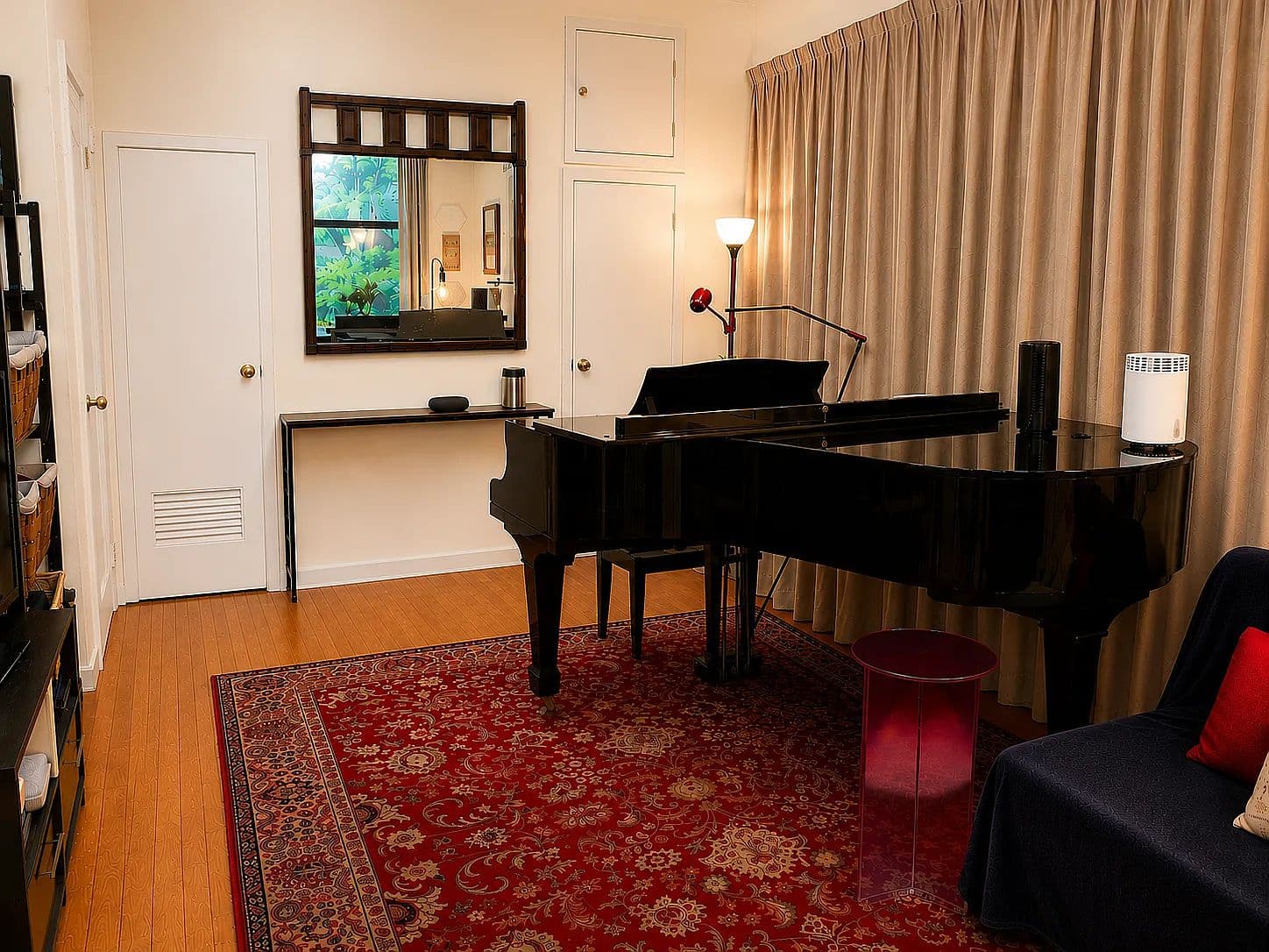Upper East Side One-Bedroom Apartment with Private Garden and Renovated Kitchen