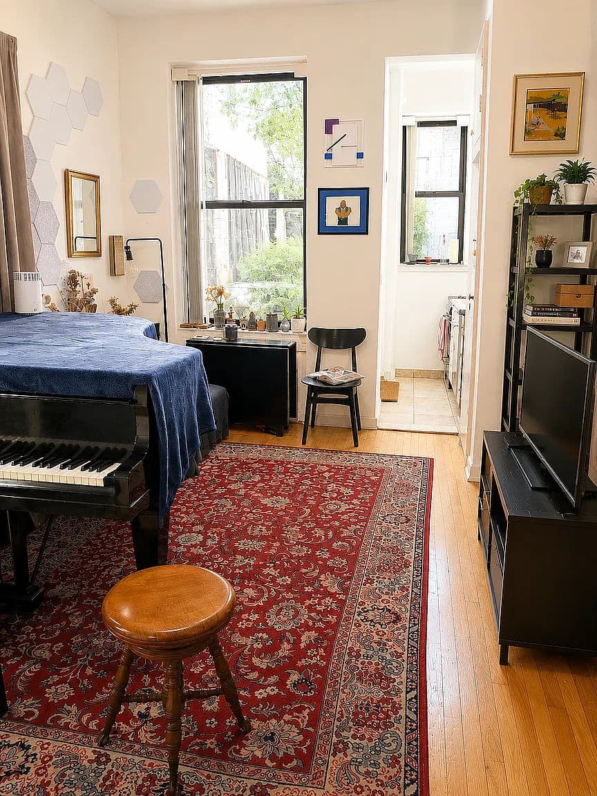 Upper East Side One-Bedroom Apartment with Private Garden and Renovated Kitchen