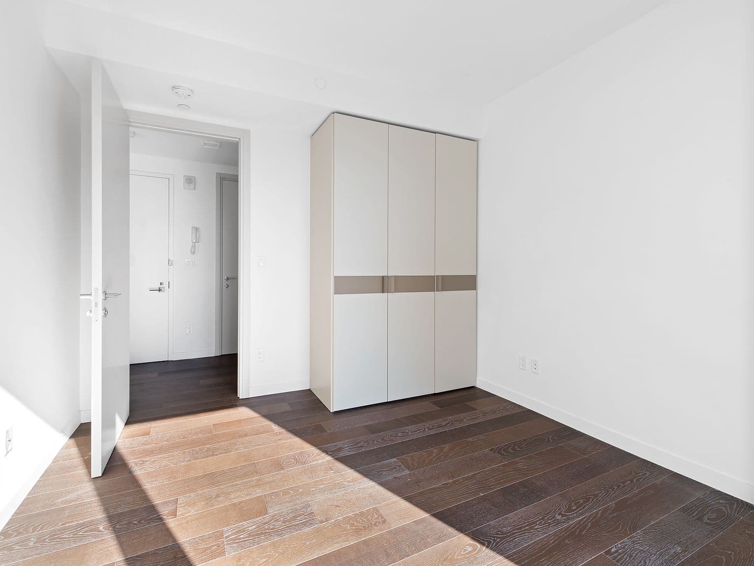 Yorkville One-Bedroom Condo with Balcony, Rooftop Deck, and Designer Finishes