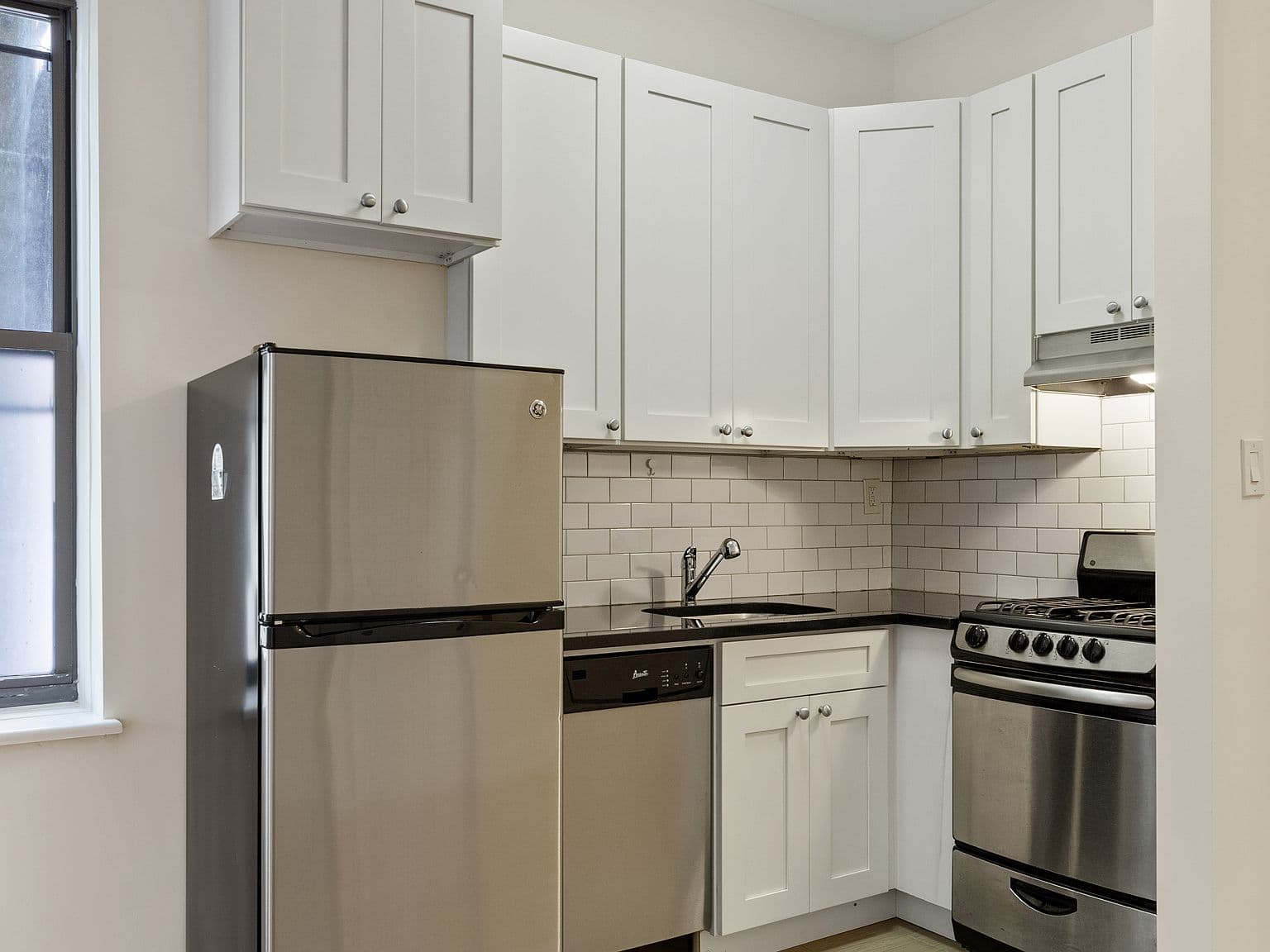 Renovated One-Bedroom Upper East Side Apartment with Elevator and Dishwasher