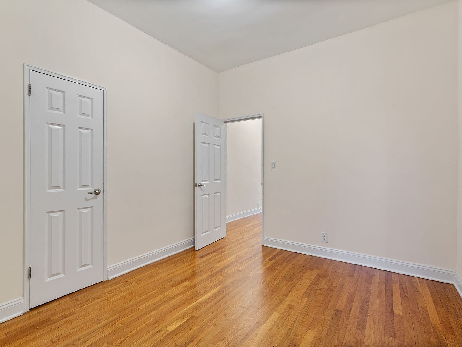Renovated One-Bedroom Upper East Side Apartment with Elevator and Dishwasher