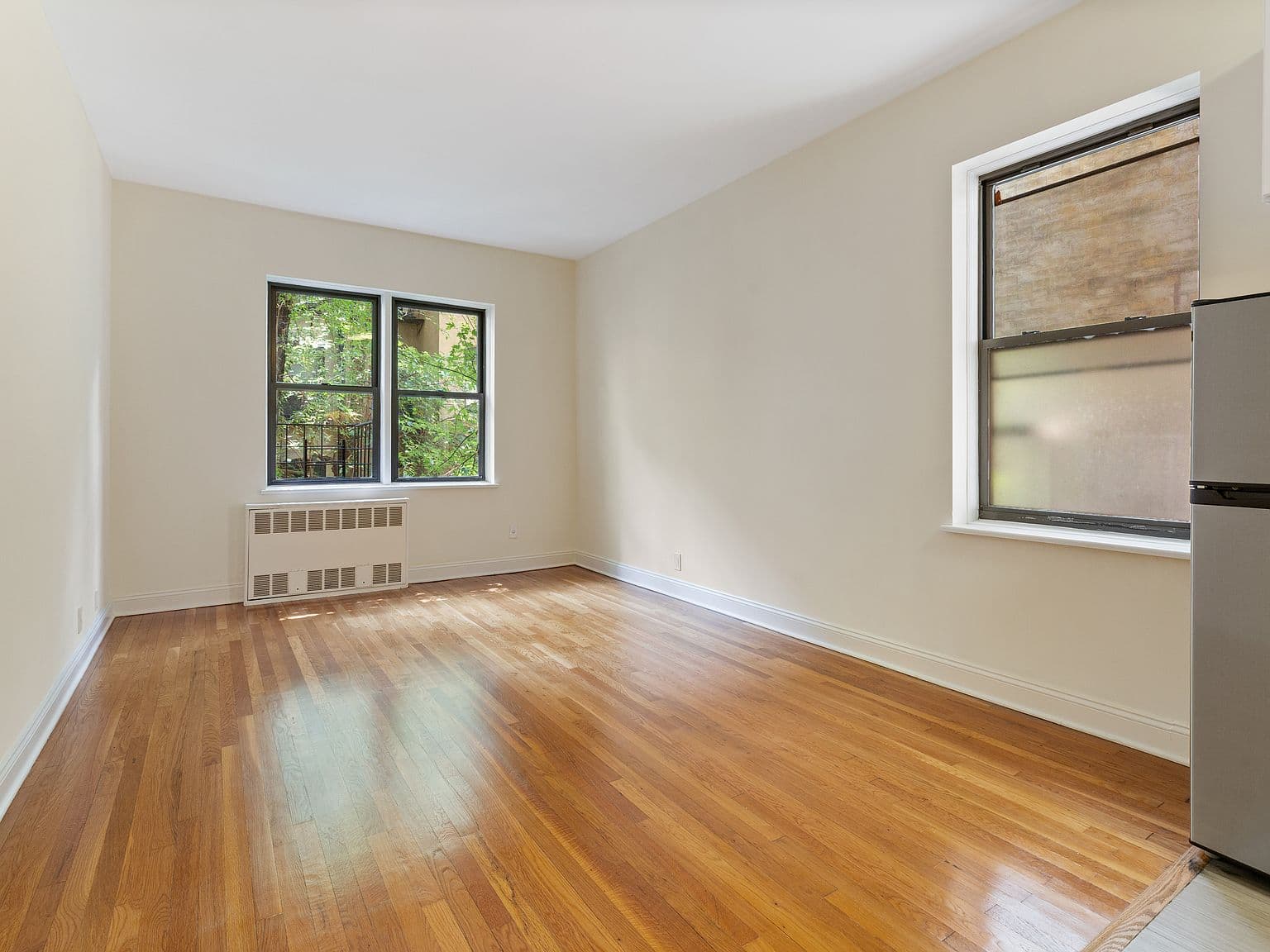 Renovated One-Bedroom Upper East Side Apartment with Elevator and Dishwasher