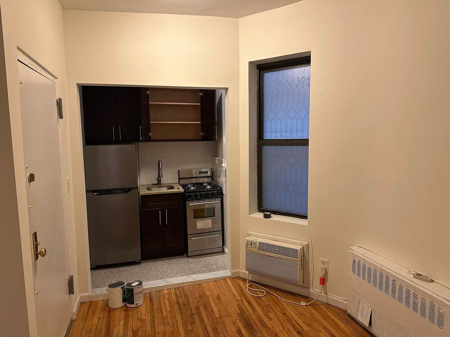 Upper East Side One-Bedroom Apartment with Windowed Kitchen and Hardwood Floors