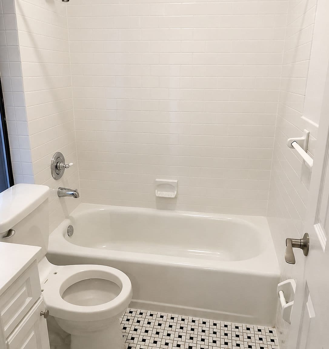 Renovated One-Bedroom Apartment with Stainless Steel Appliances in Manhattan’s Upper East Side
