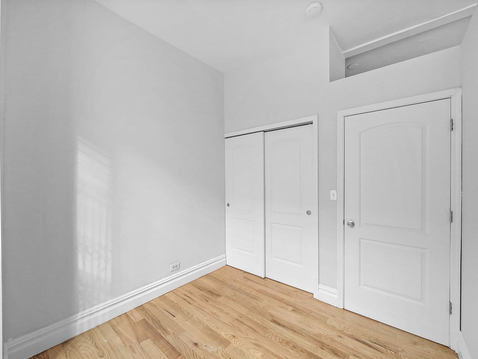 430 Sq. Ft. One-Bedroom Apartment with Separate Kitchen in Manhattan’s Upper East Side