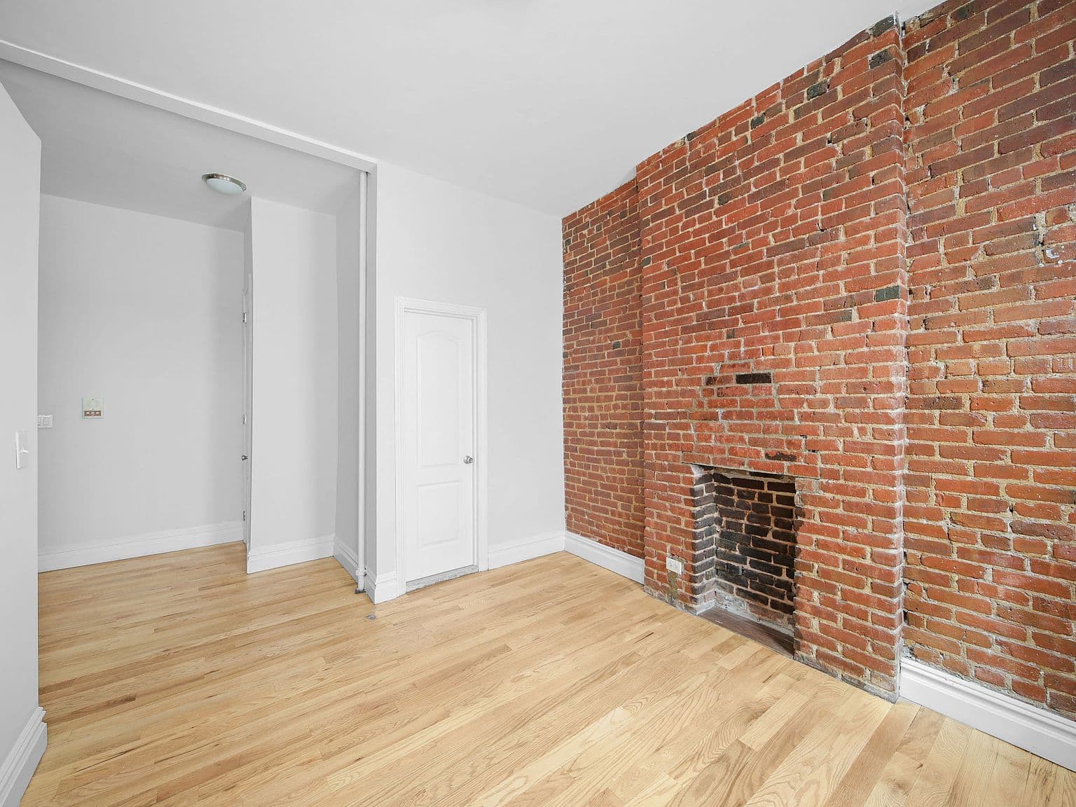 430 Sq. Ft. One-Bedroom Apartment with Separate Kitchen in Manhattan’s Upper East Side