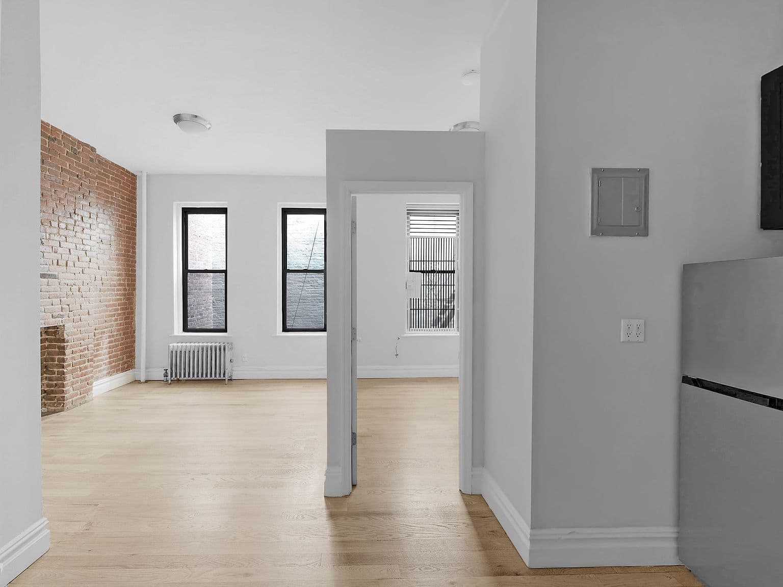 430 Sq. Ft. One-Bedroom Apartment with Separate Kitchen in Manhattan’s Upper East Side