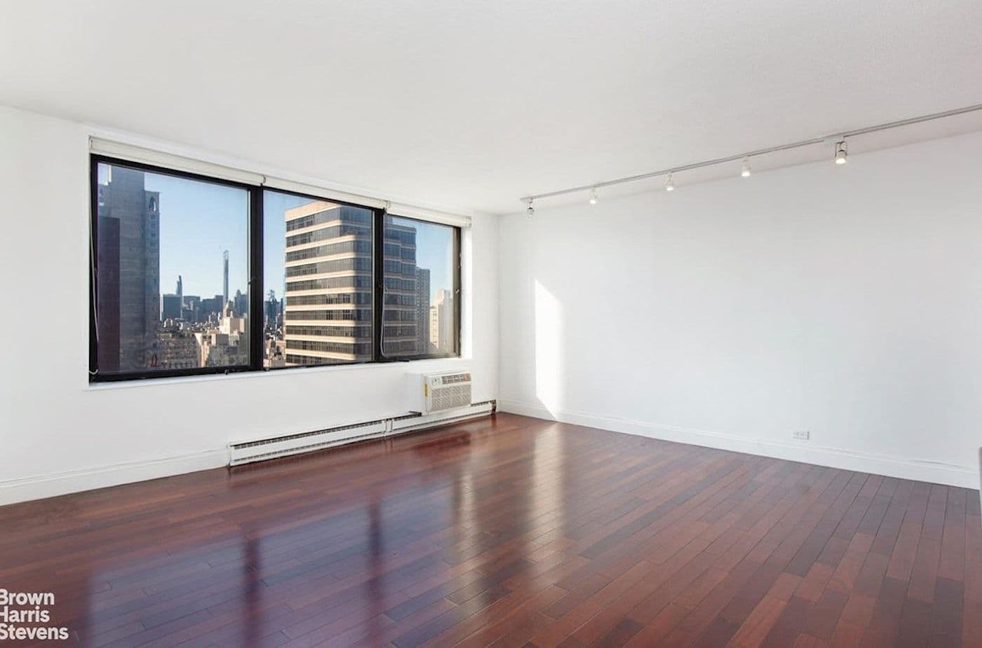 Spacious 1-Bedroom Apartment with Southern Exposure and Included Utilities in Manhattan