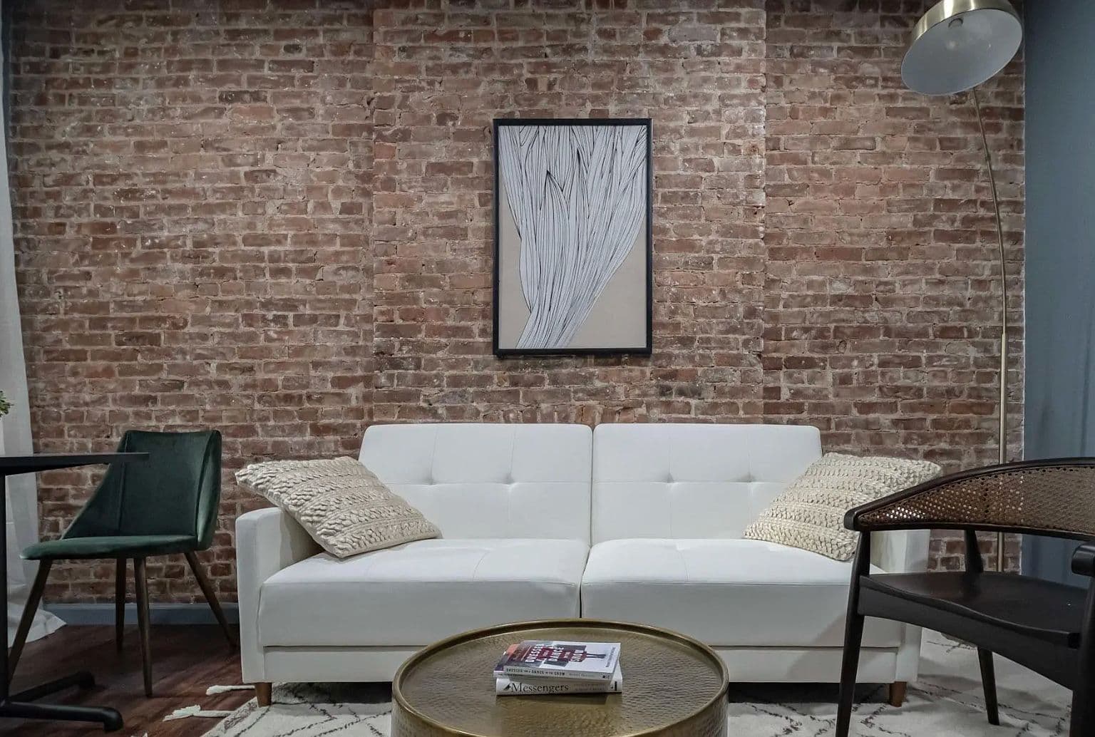 One-Bedroom Upper East Side Apartment with Refreshed Kitchen and Hardwood Floors