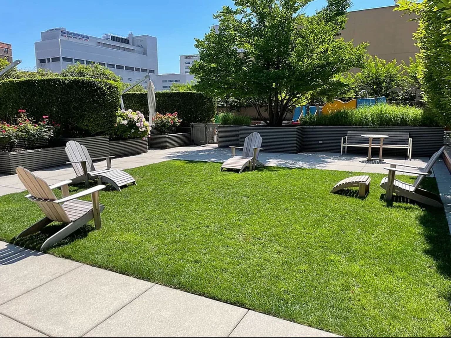 High-Floor Junior One-Bedroom Apartment with Skyline Views and Club Amenities