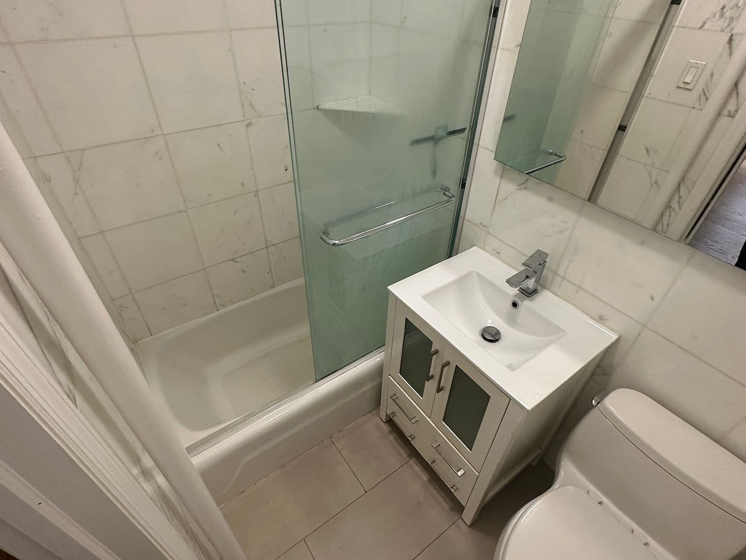 572-Square-Foot Upper East Side Studio with Renovated Kitchen and Built-In AC