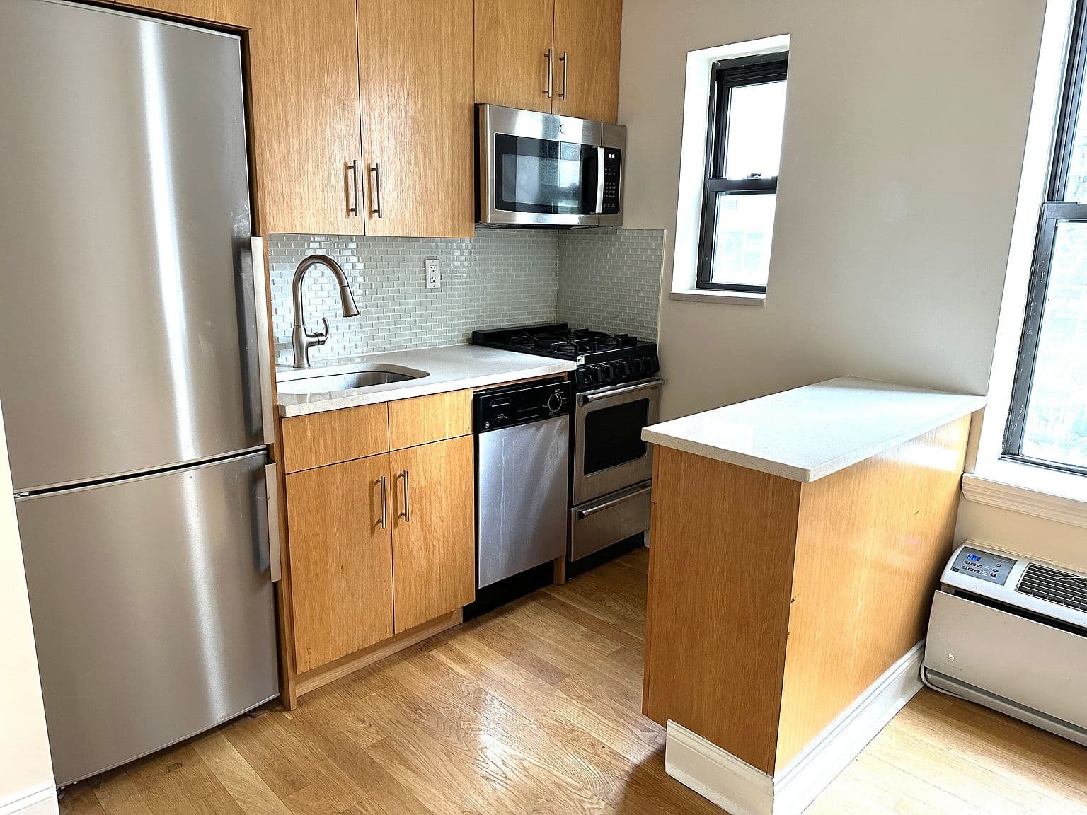 572-Square-Foot Upper East Side Studio with Renovated Kitchen and Built-In AC