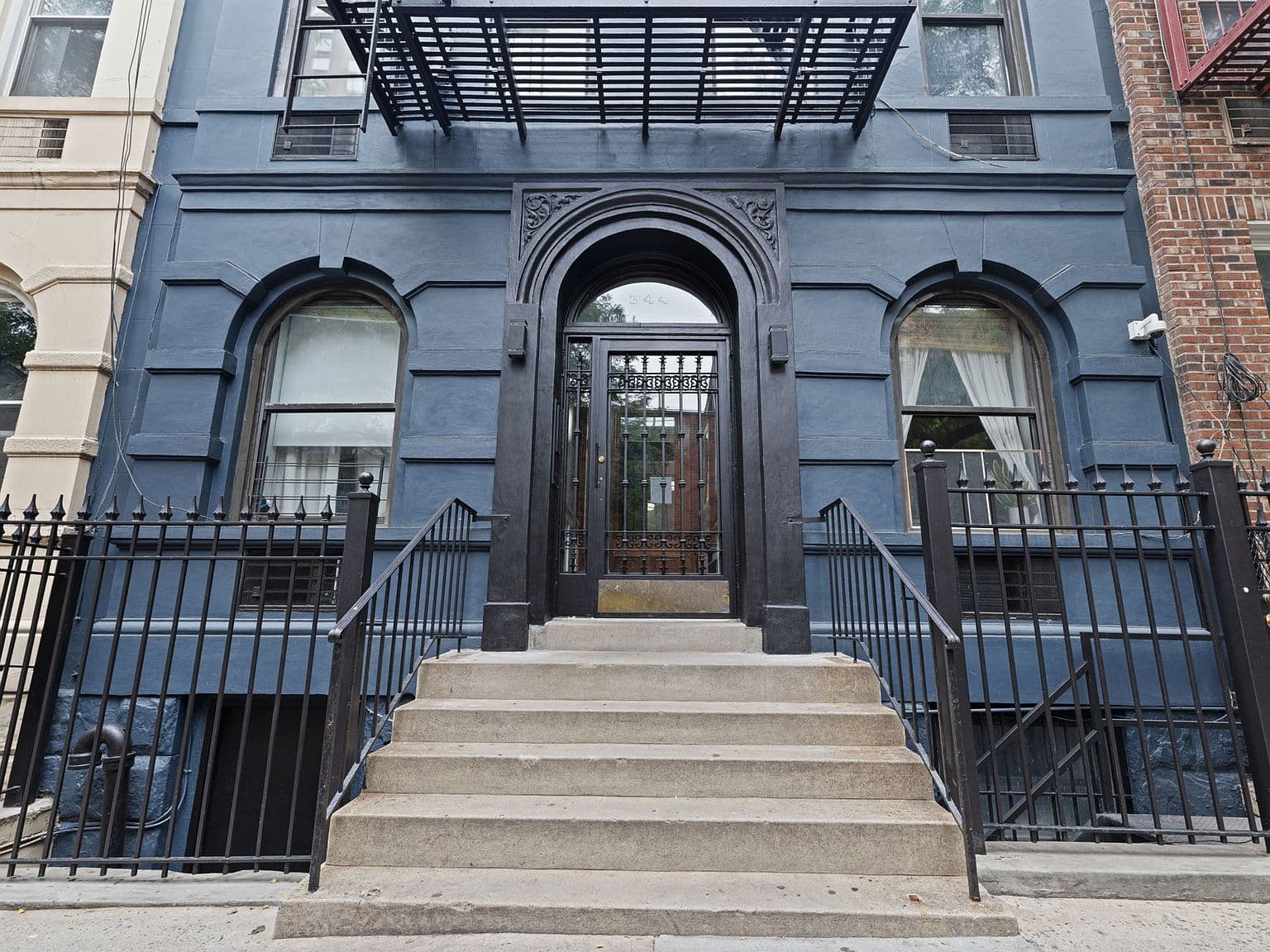 Upper East Side Studio Apartment with Exposed Brick and High Ceilings