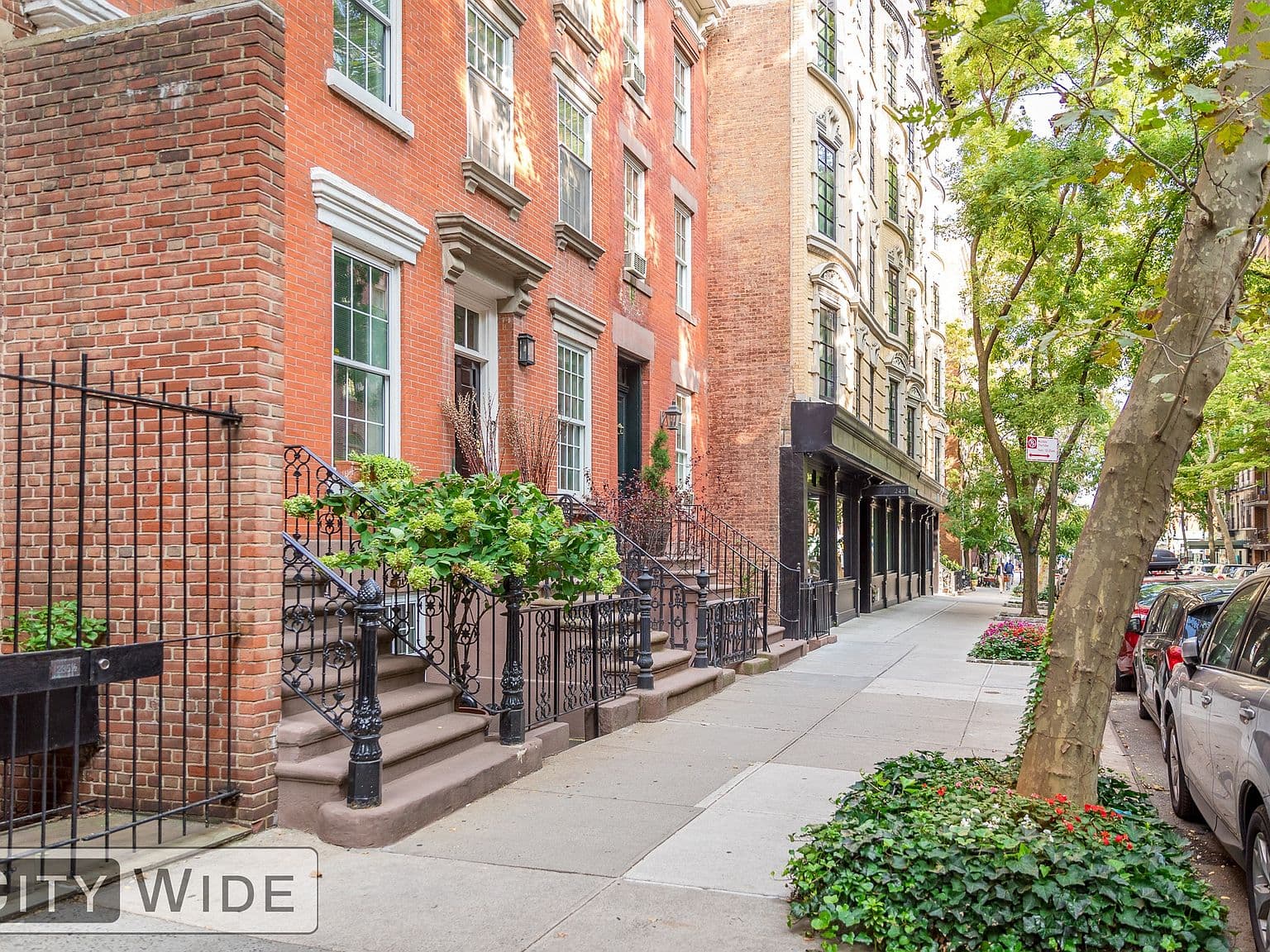 Spacious Upper East Side Studio with Separate Kitchen and Building Laundry