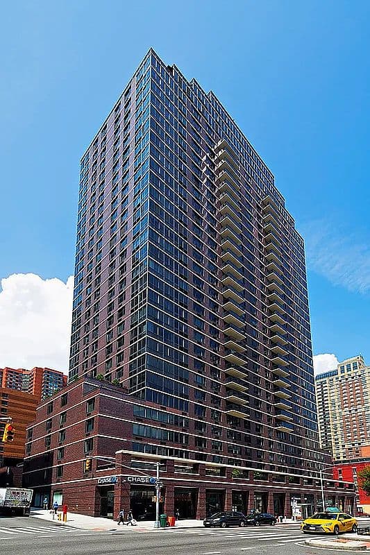 Renovated High-Floor One-Bedroom Apartment with River Views in Manhattan
