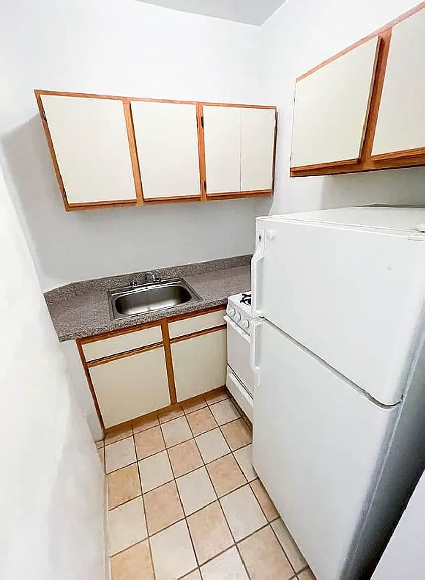 Newly Renovated Jumbo Studio Apartment in Manhattan’s Upper East Side