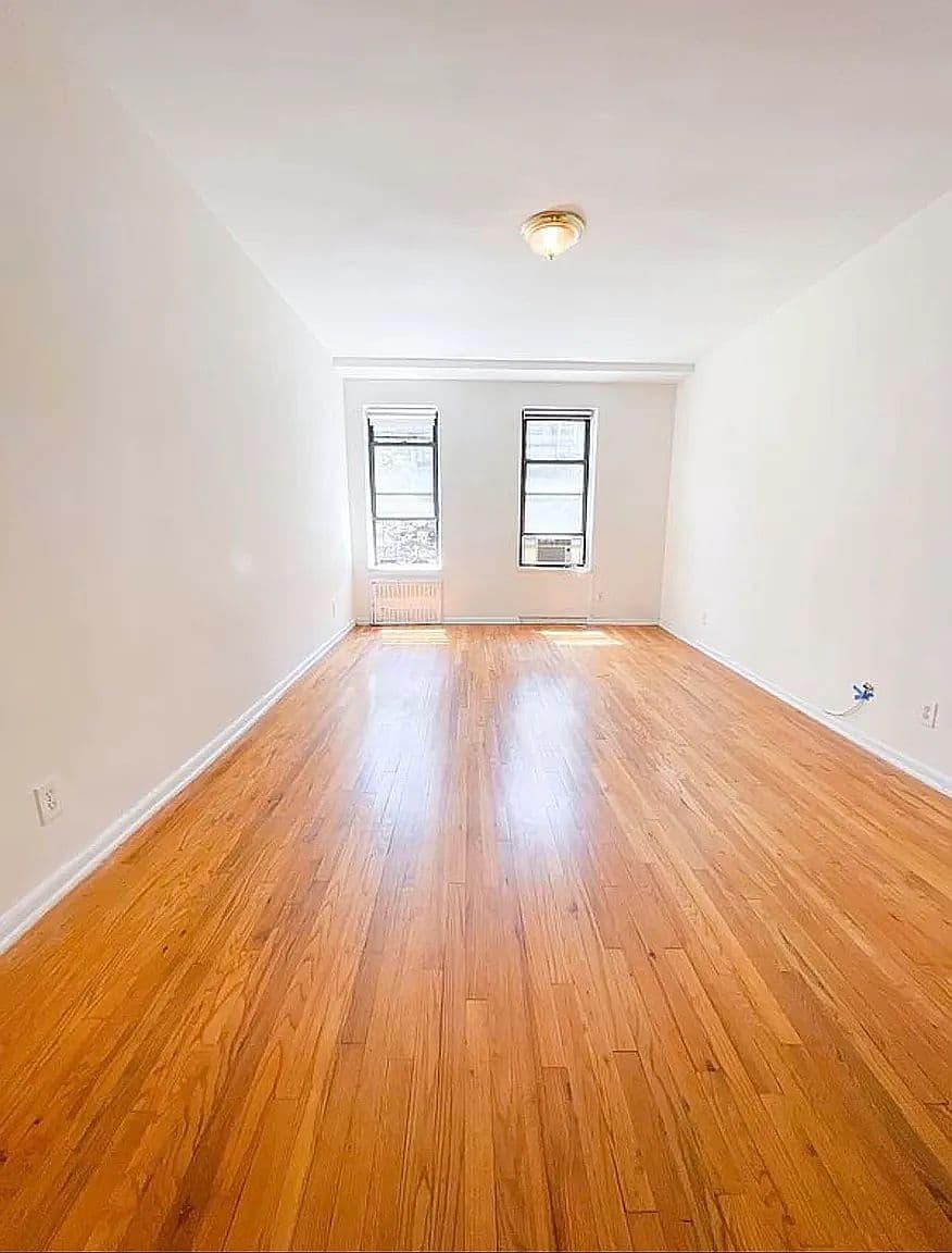 Newly Renovated Jumbo Studio Apartment in Manhattan’s Upper East Side