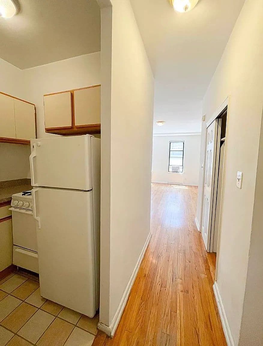 Newly Renovated Jumbo Studio Apartment in Manhattan’s Upper East Side
