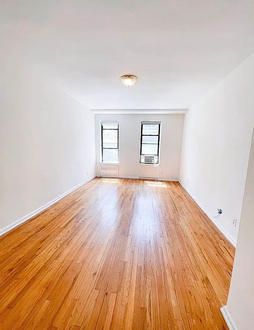 Newly Renovated Jumbo Studio Apartment in Manhattan’s Upper East Side