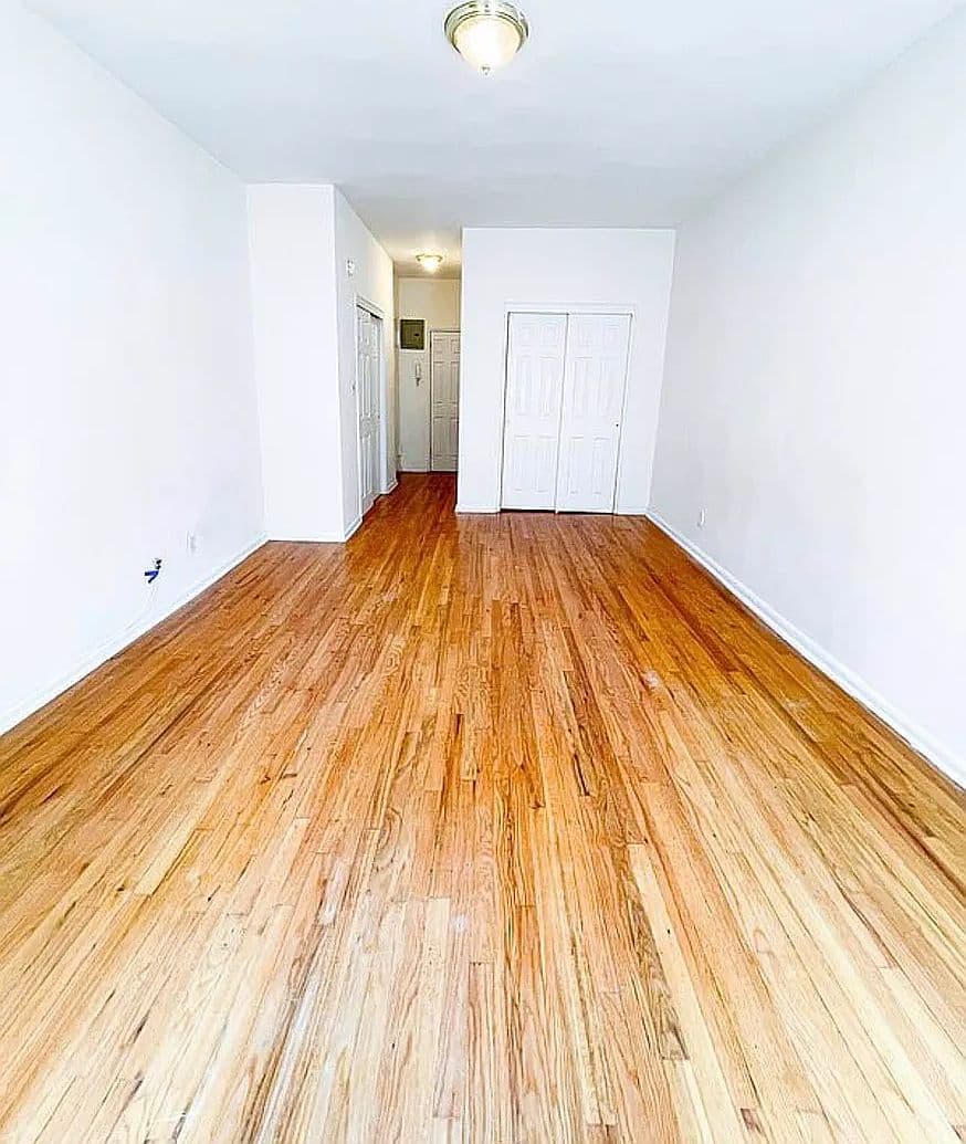 Newly Renovated Jumbo Studio Apartment in Manhattan’s Upper East Side