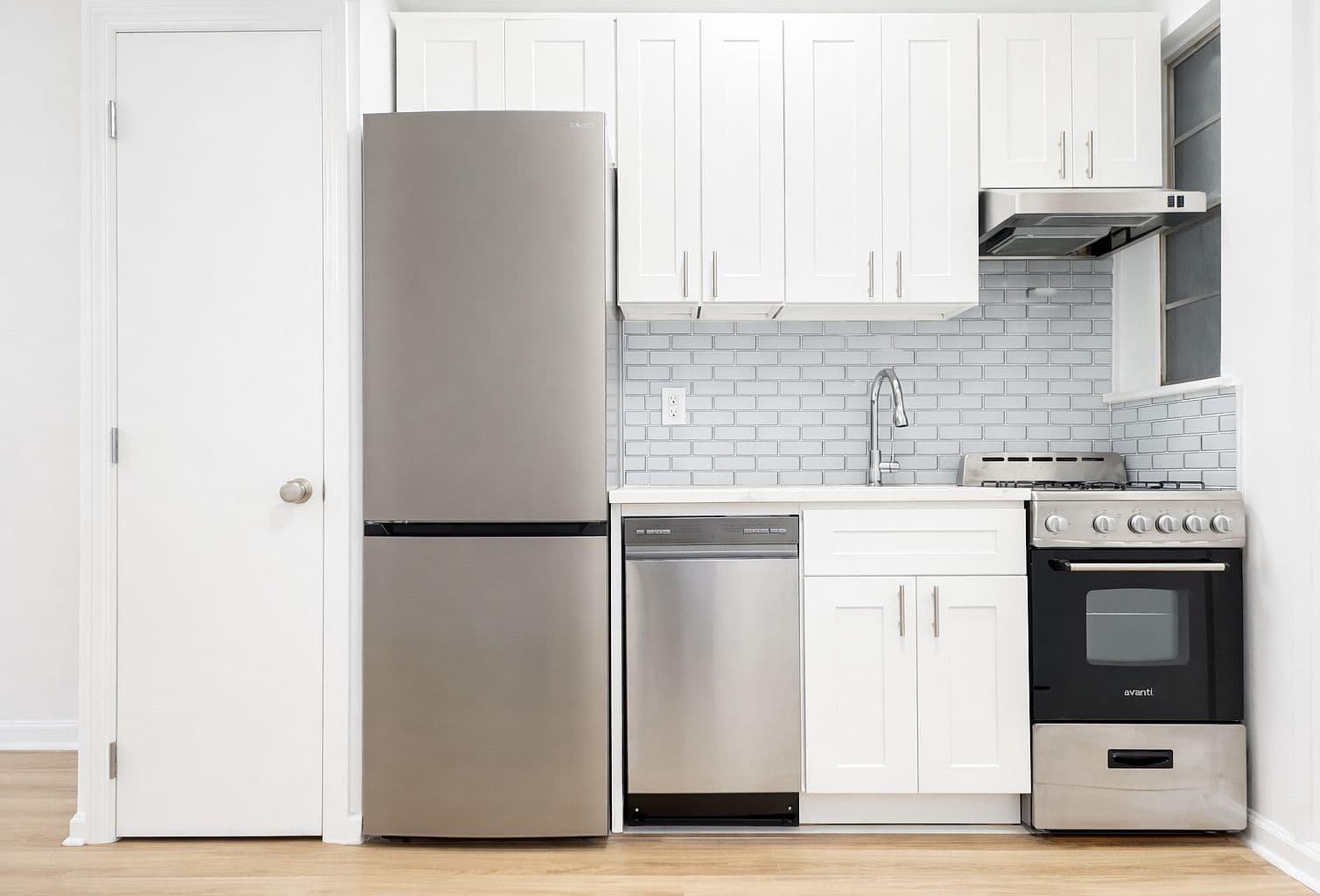 Newly Renovated One-Bedroom Apartment in Yorkville with Modern Finishes