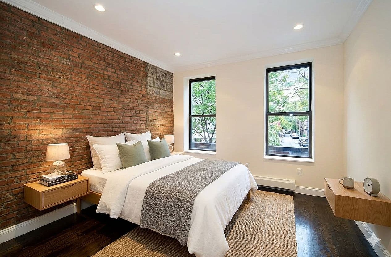 Recently Renovated One-Bedroom Apartment with In-Unit Laundry in Manhattan