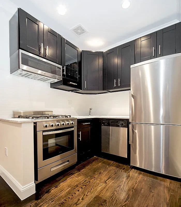 Recently Renovated One-Bedroom Apartment with In-Unit Laundry in Manhattan