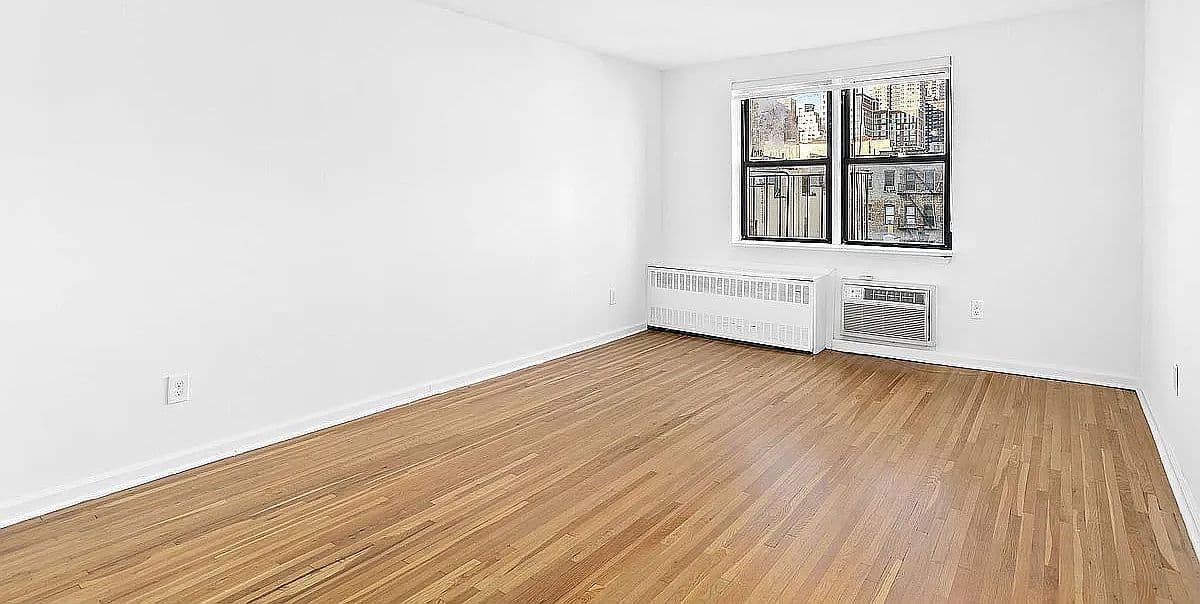 Light-Filled Upper East Side Studio with Elevator and Laundry