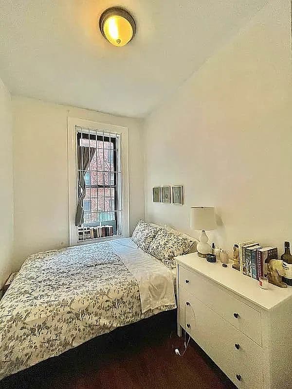 Two-Bedroom Upper East Side Apartment with Renovated Kitchen and Dishwasher