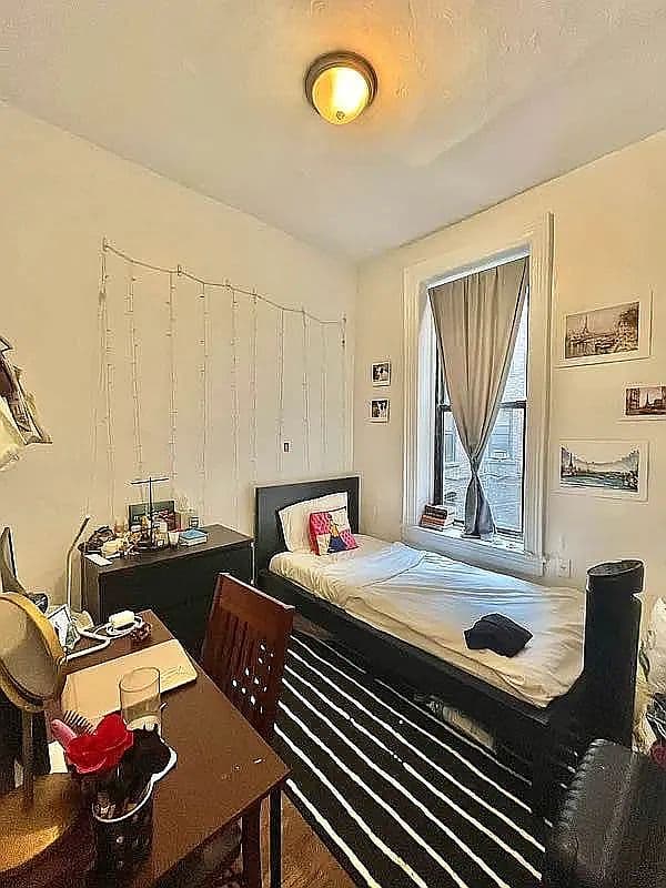 Two-Bedroom Upper East Side Apartment with Renovated Kitchen and Dishwasher