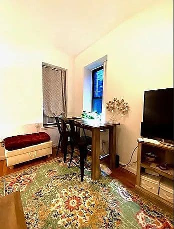 Sunny 1-Bedroom Upper East Side Apartment with In-Building Laundry